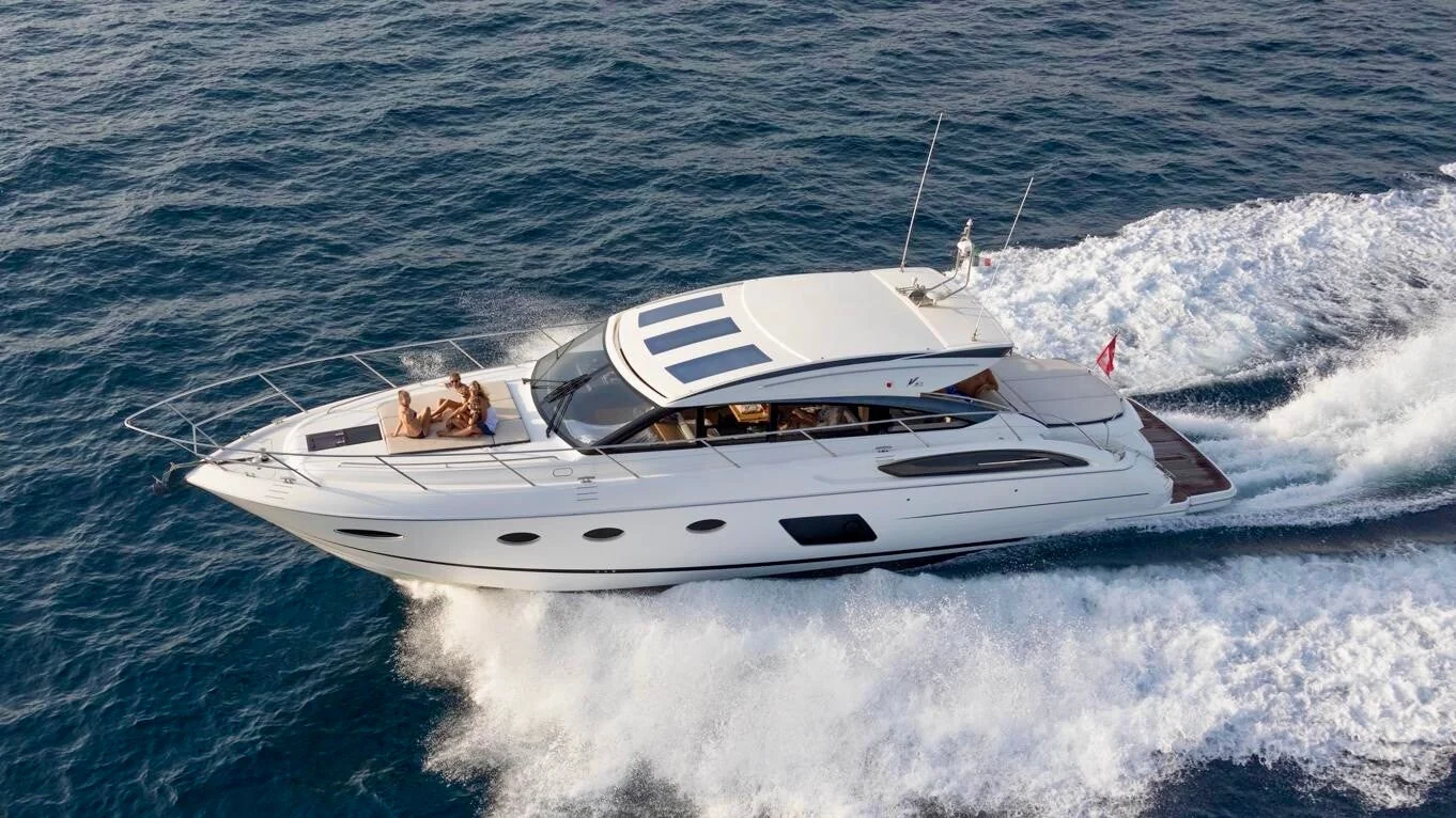 Princess V57, photo 2 location yacht Cannes