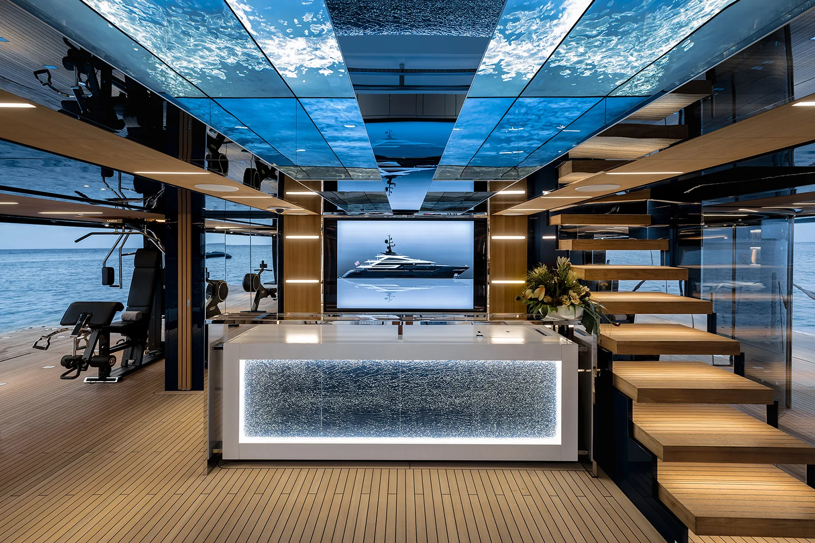RESILIENCE - photo 14 location yacht Cannes