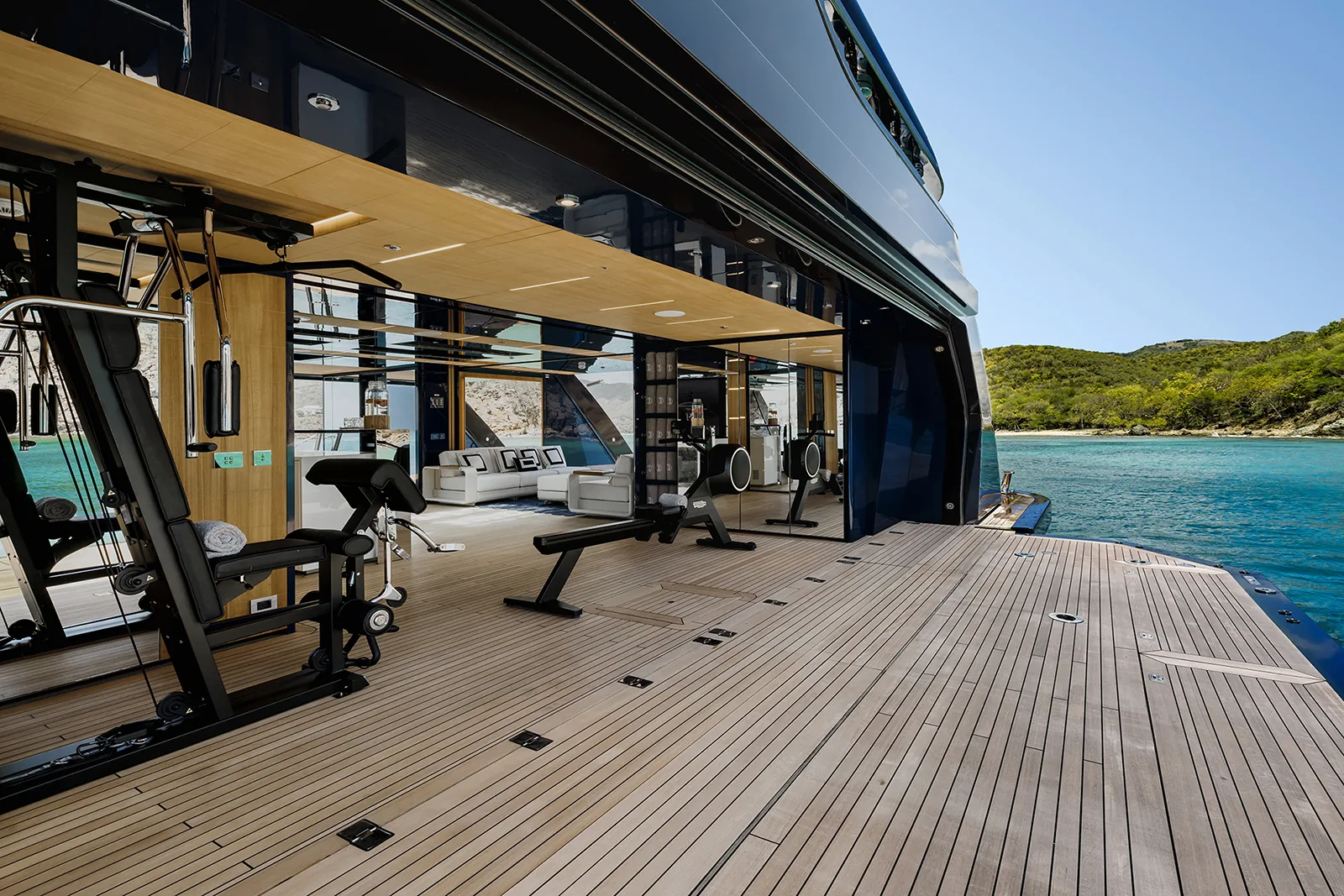 RESILIENCE - photo 15 location yacht Cannes