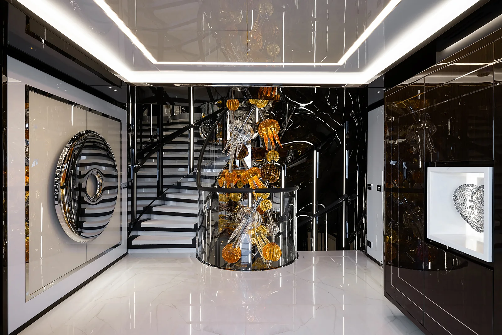 RESILIENCE - photo 16 location yacht Cannes