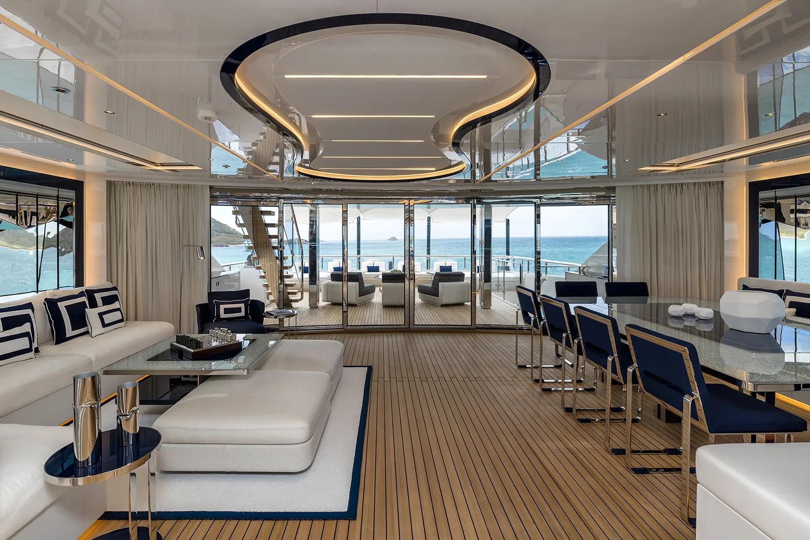 RESILIENCE - photo 17 location yacht Cannes