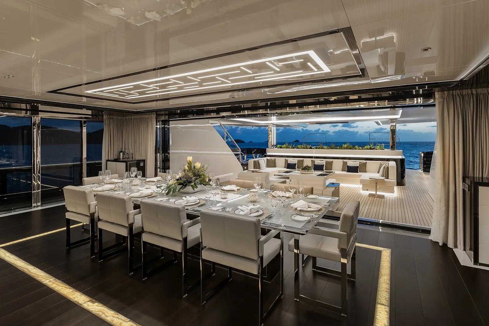 RESILIENCE - photo 23 location yacht Cannes