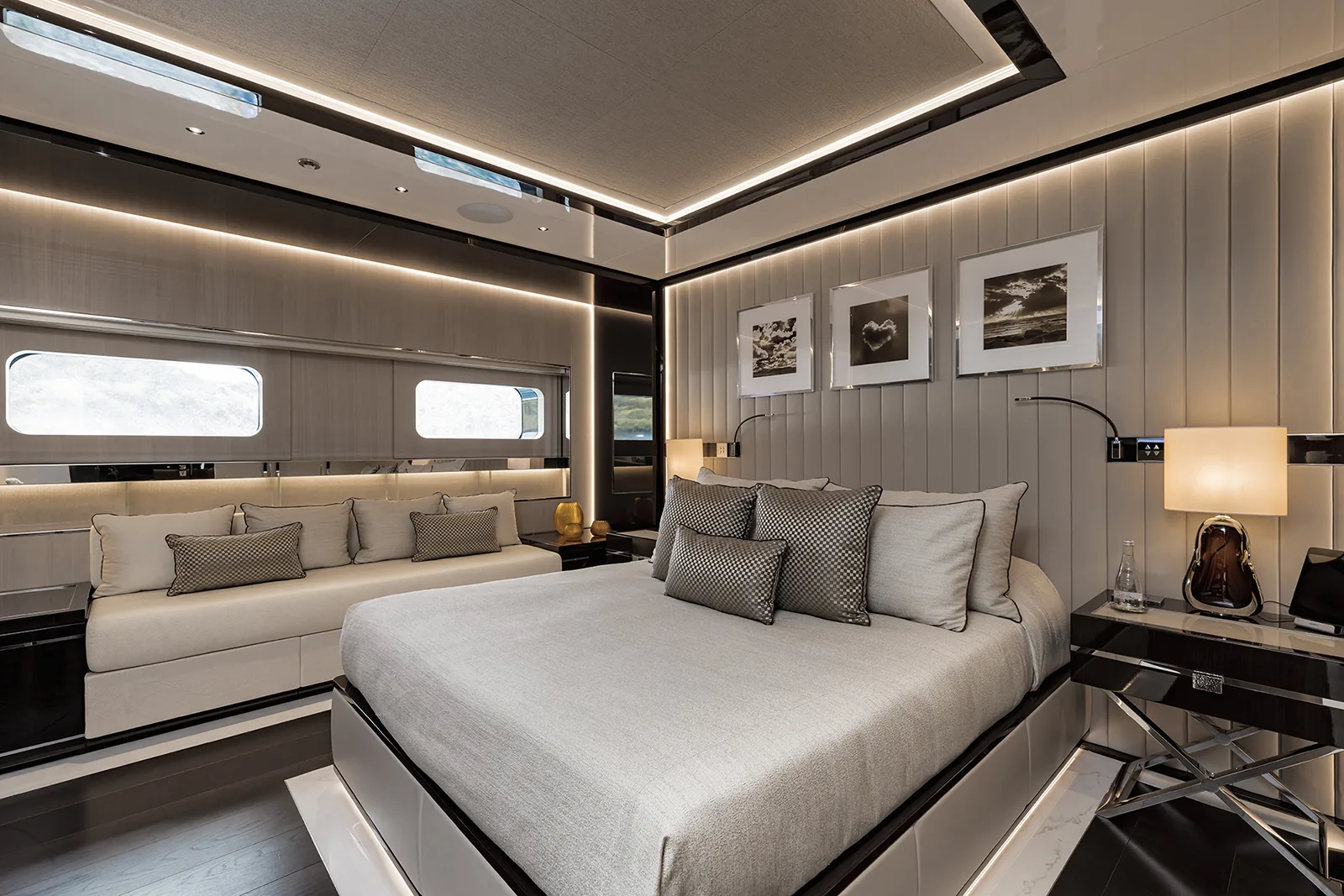 RESILIENCE - photo 28 location yacht Cannes