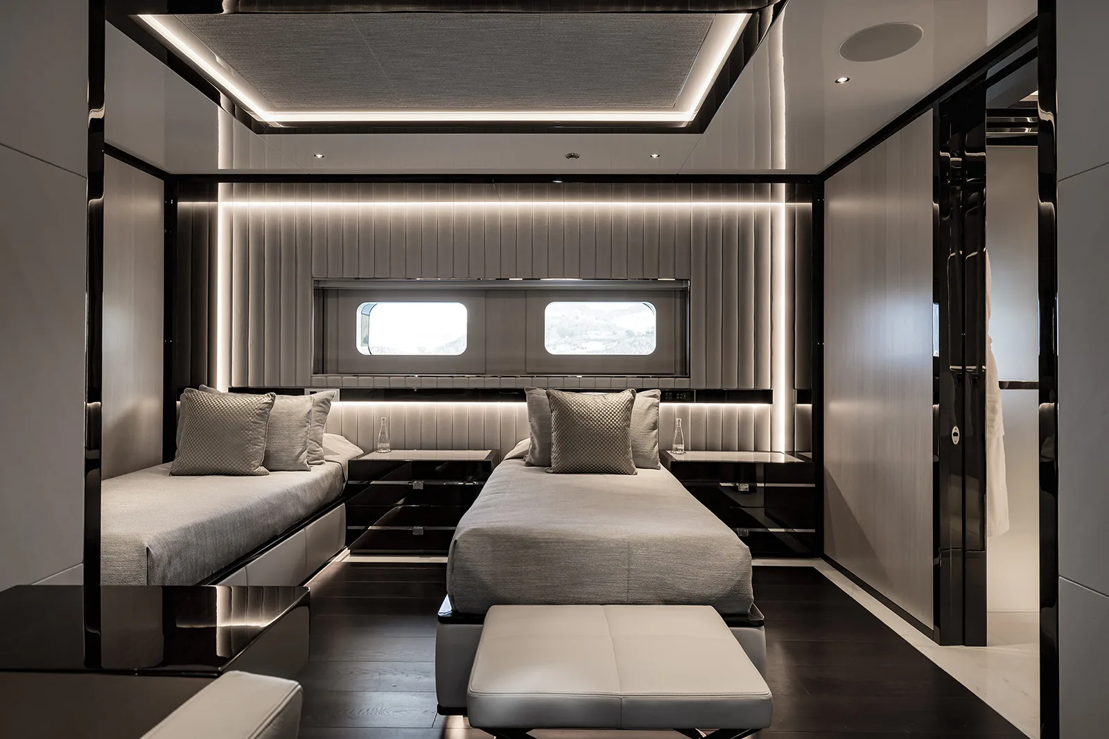 RESILIENCE - photo 32 location yacht Cannes