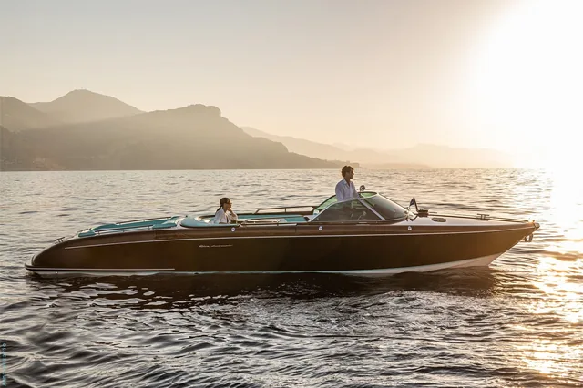 Riva 33 Aquariva Super, location bateau Cannes