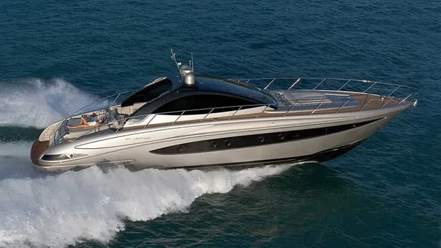 RIVA VERTIGO 63 - location yacht Cannes