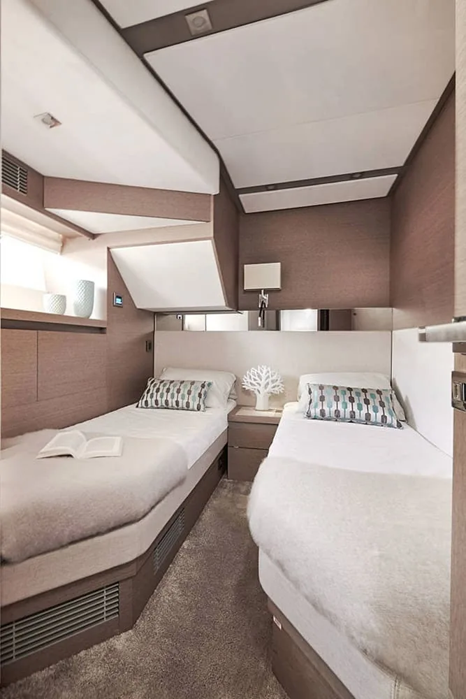 ROMY ONE - photo 28 location yacht Cannes