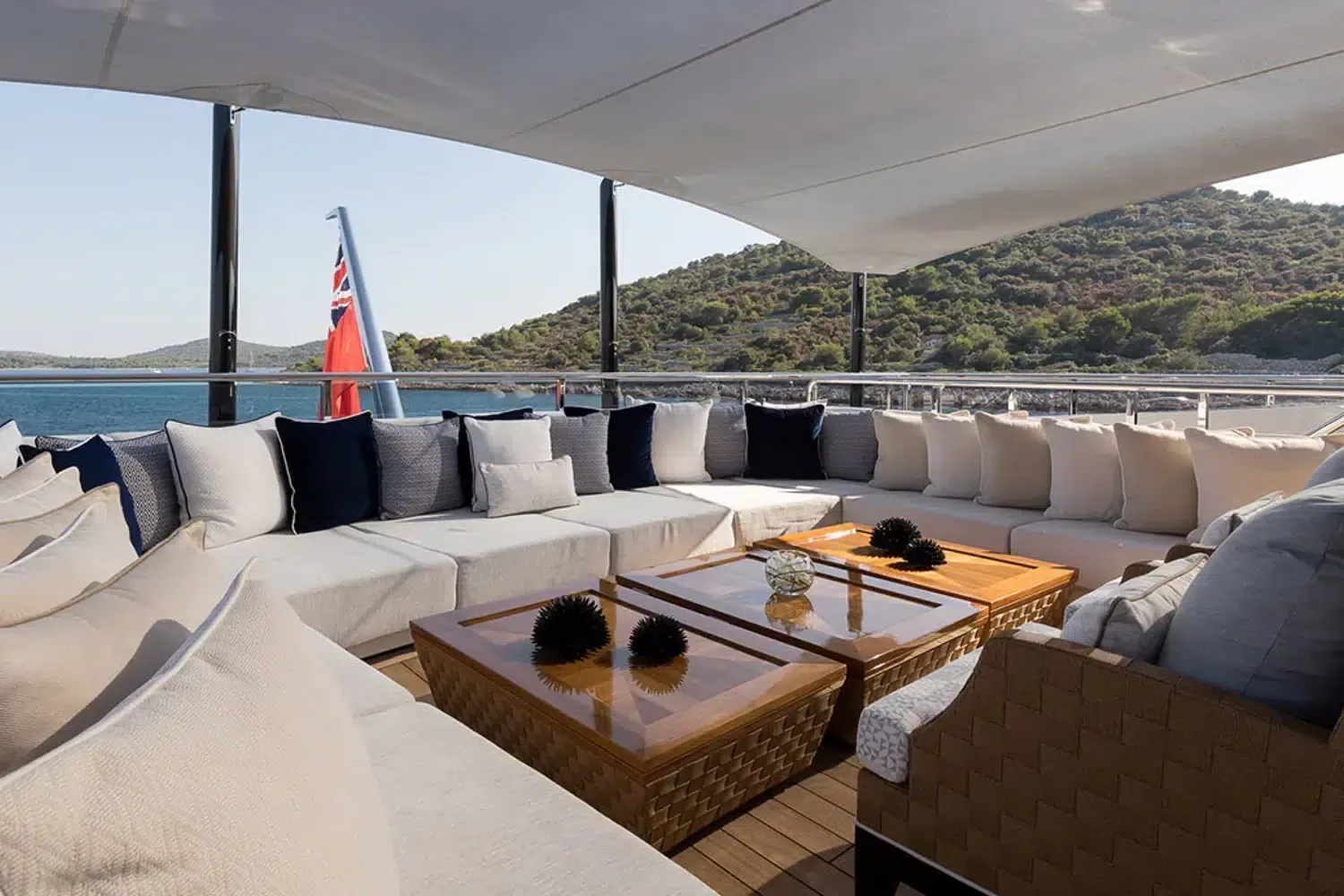 SAMURAI - photo 13 location yacht Cannes