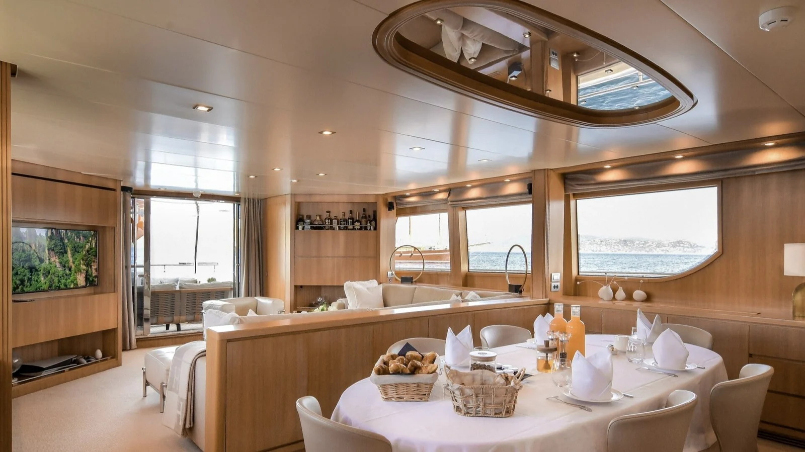 Sanlorenzo SL88, photo 15 location yacht Cannes