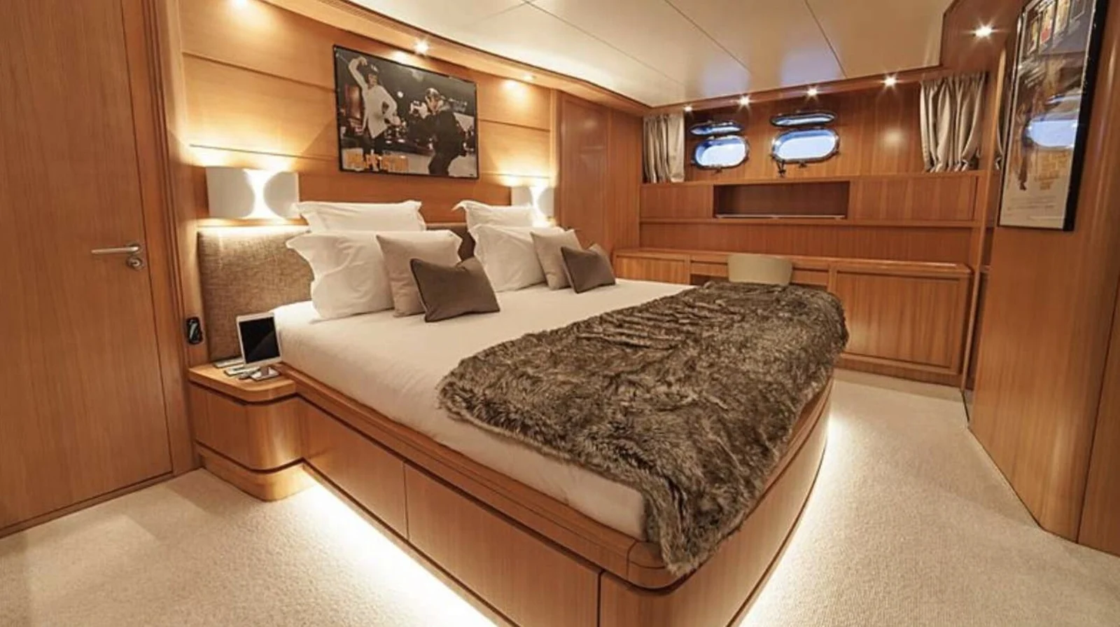 Sanlorenzo SL88, photo 17 location yacht Cannes