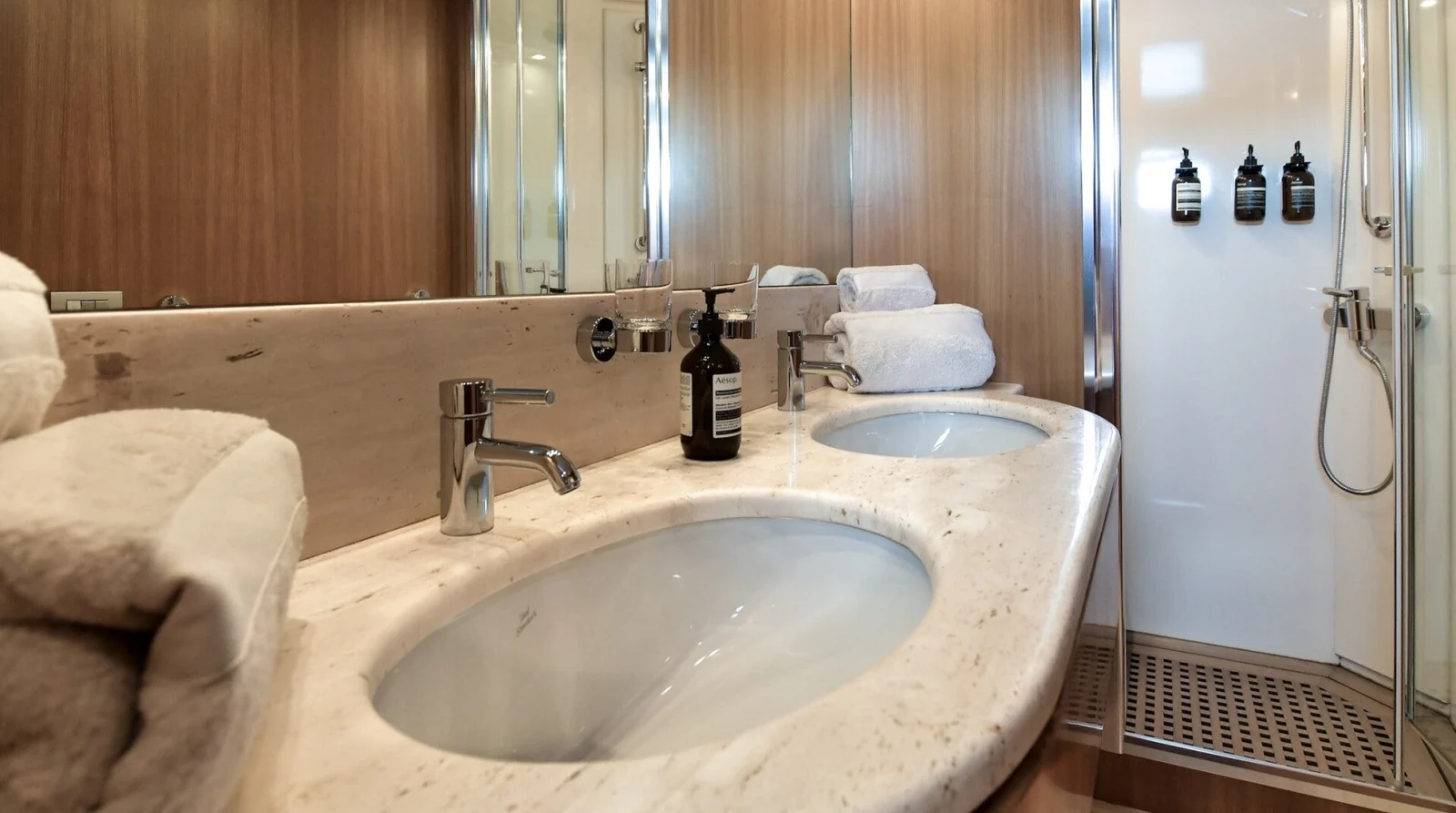 Sanlorenzo SL88, photo 20 location yacht Cannes