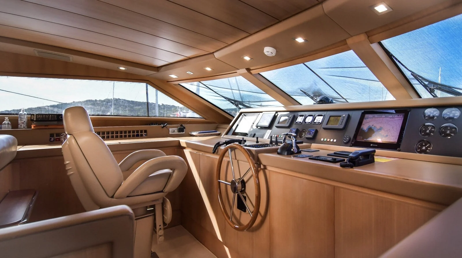 Sanlorenzo SL88, photo 24 location yacht Cannes