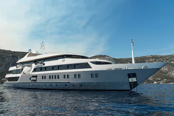 SERENITY - location yacht Cannes