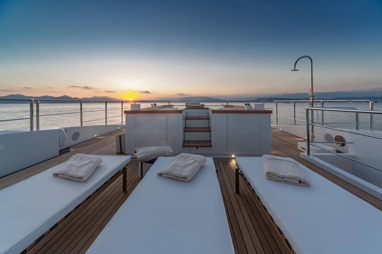 SILVER FOX - photo 13 location yacht Cannes