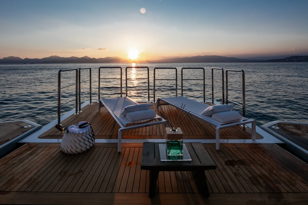 SILVER FOX - photo 15 location yacht Cannes