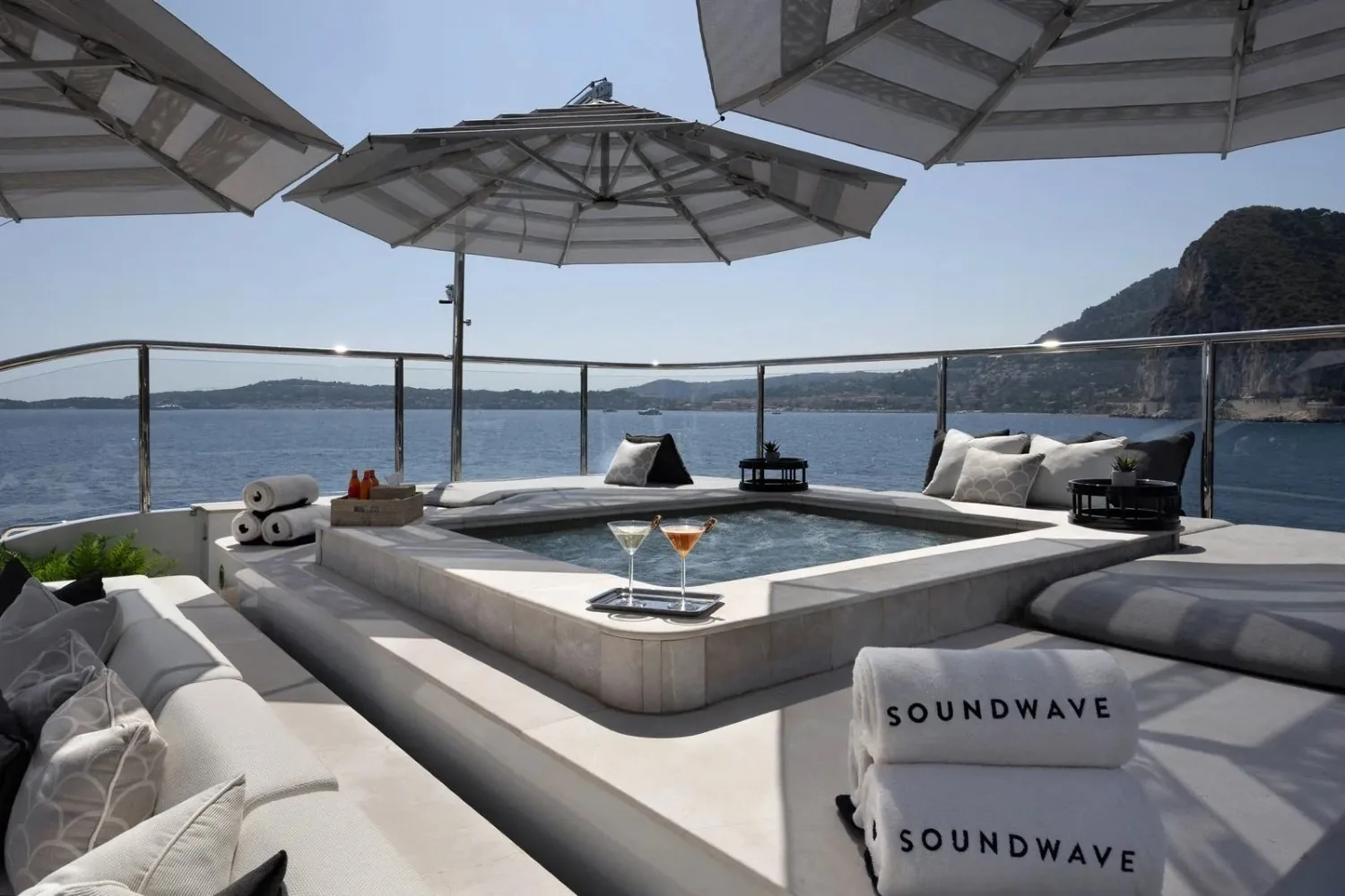 SOUNDWAVE - photo 30 location yacht Cannes