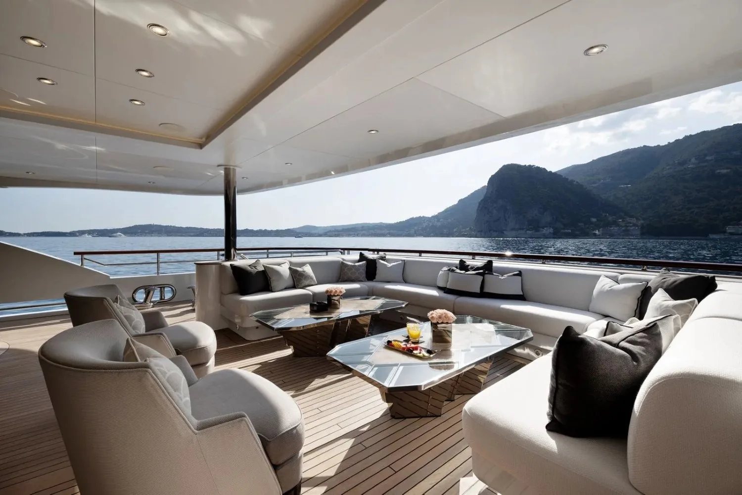 SOUNDWAVE - photo 31 location yacht Cannes