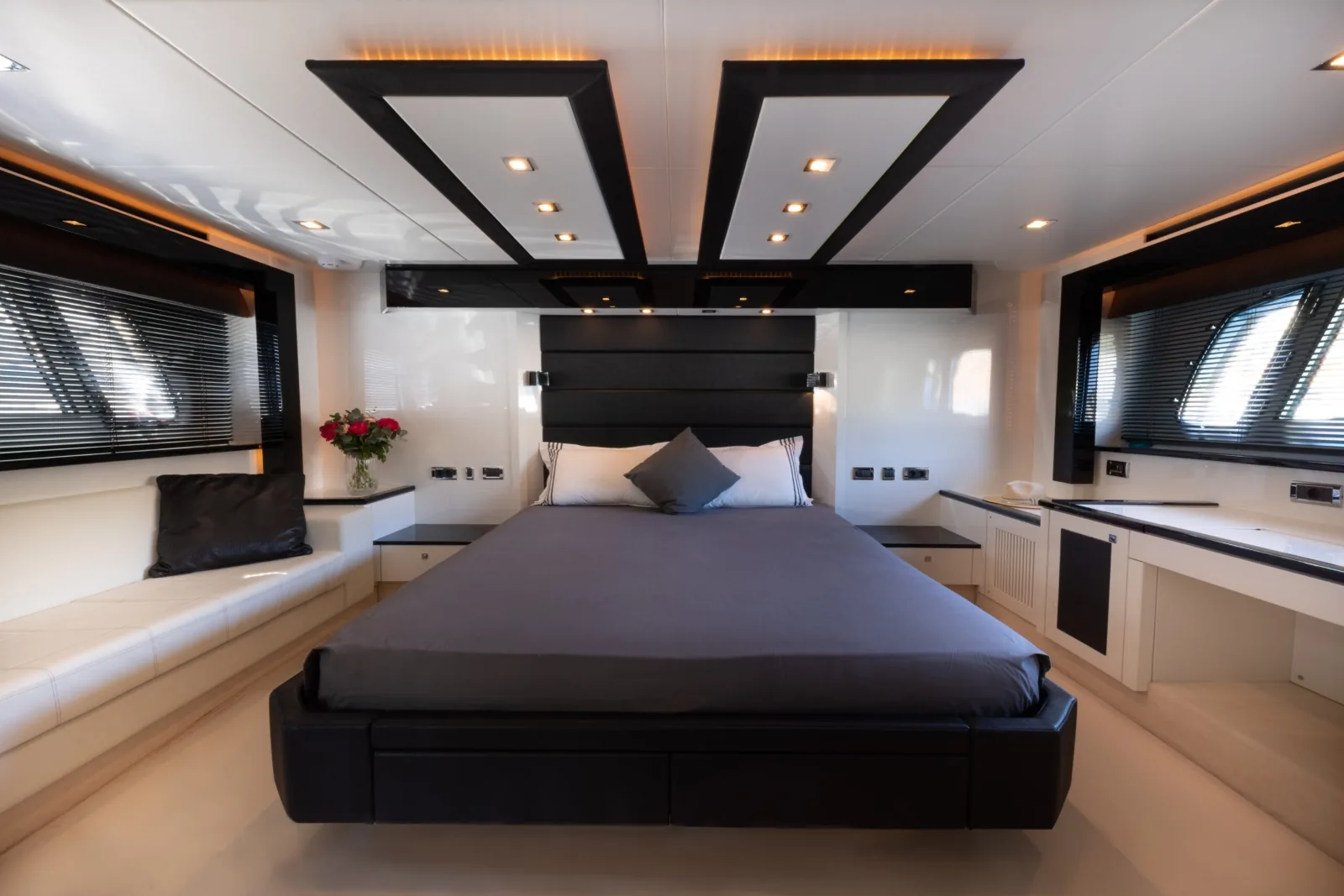 STAR OF SEVEN SEAS - photo 13 location yacht Cannes