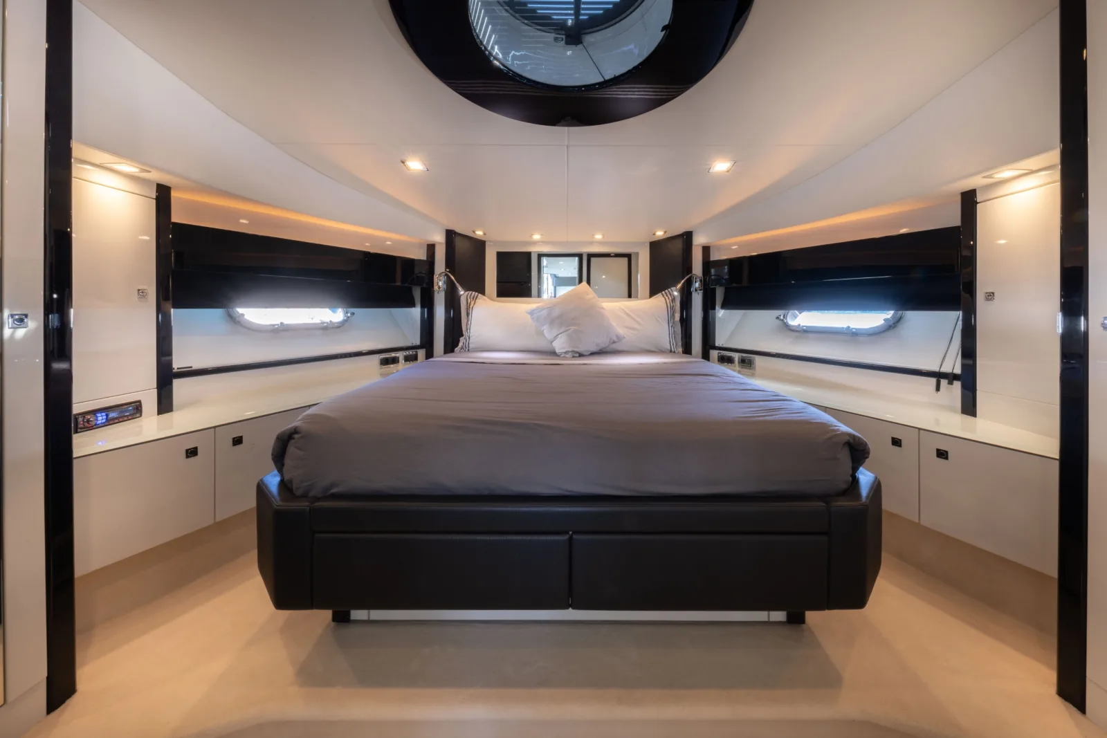 STAR OF SEVEN SEAS - photo 14 location yacht Cannes