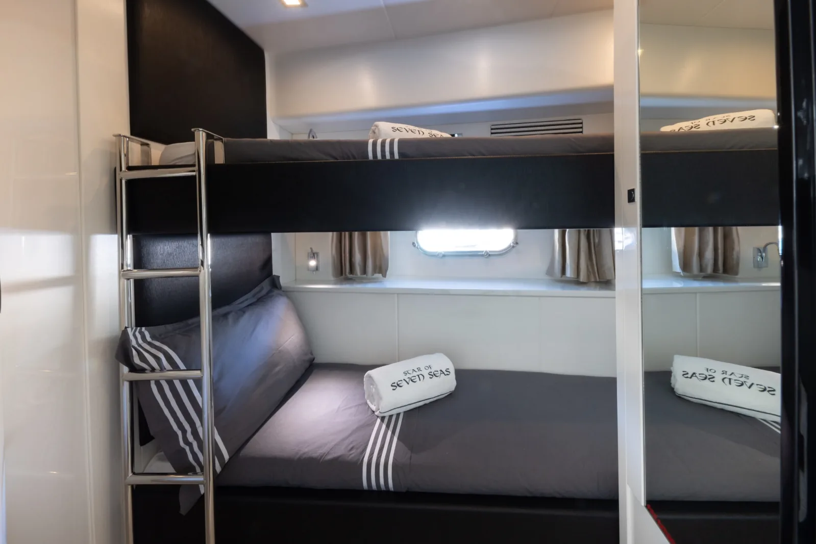 STAR OF SEVEN SEAS - photo 18 location yacht Cannes
