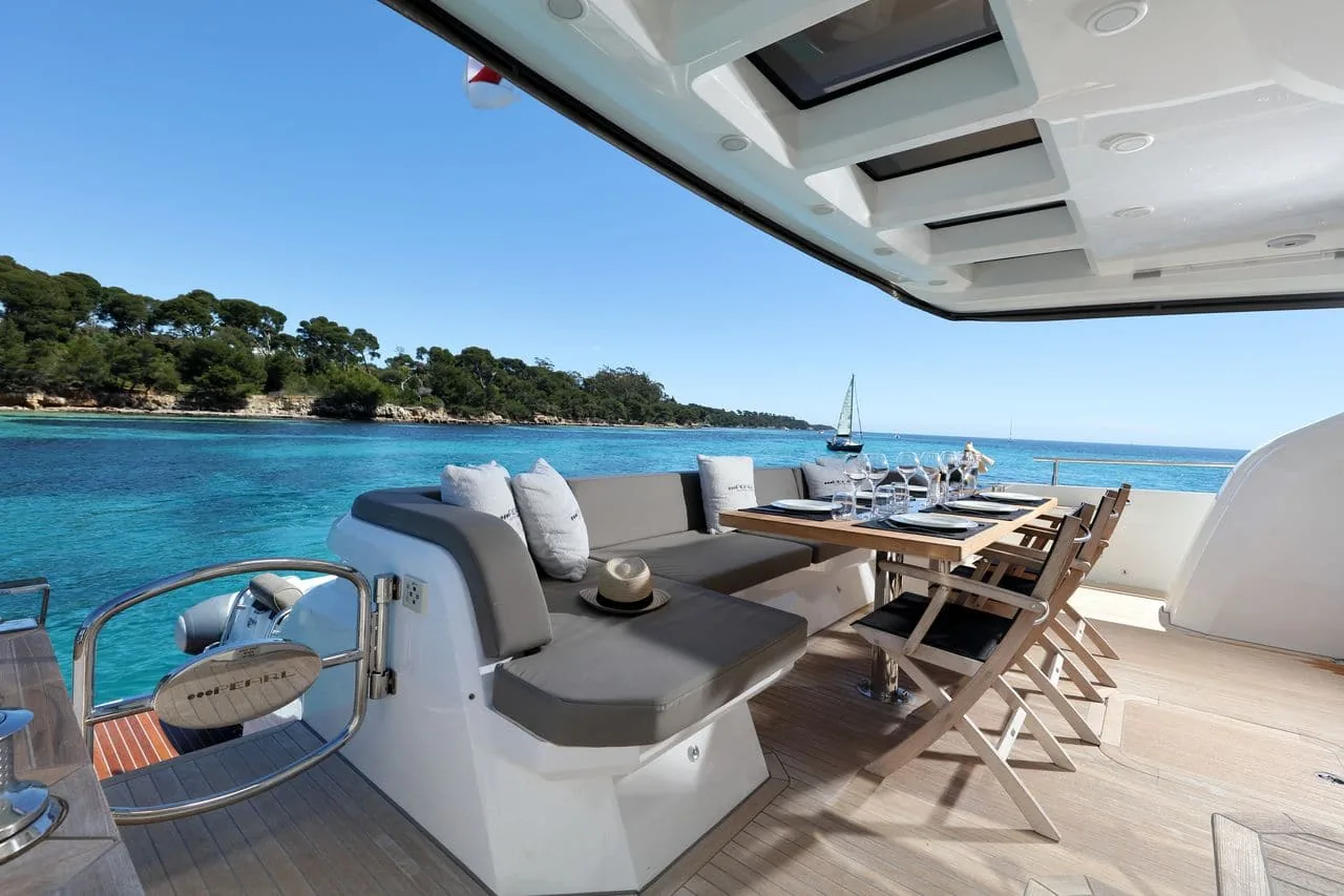 SUMMER BREEZE - photo 15 location yacht Cannes