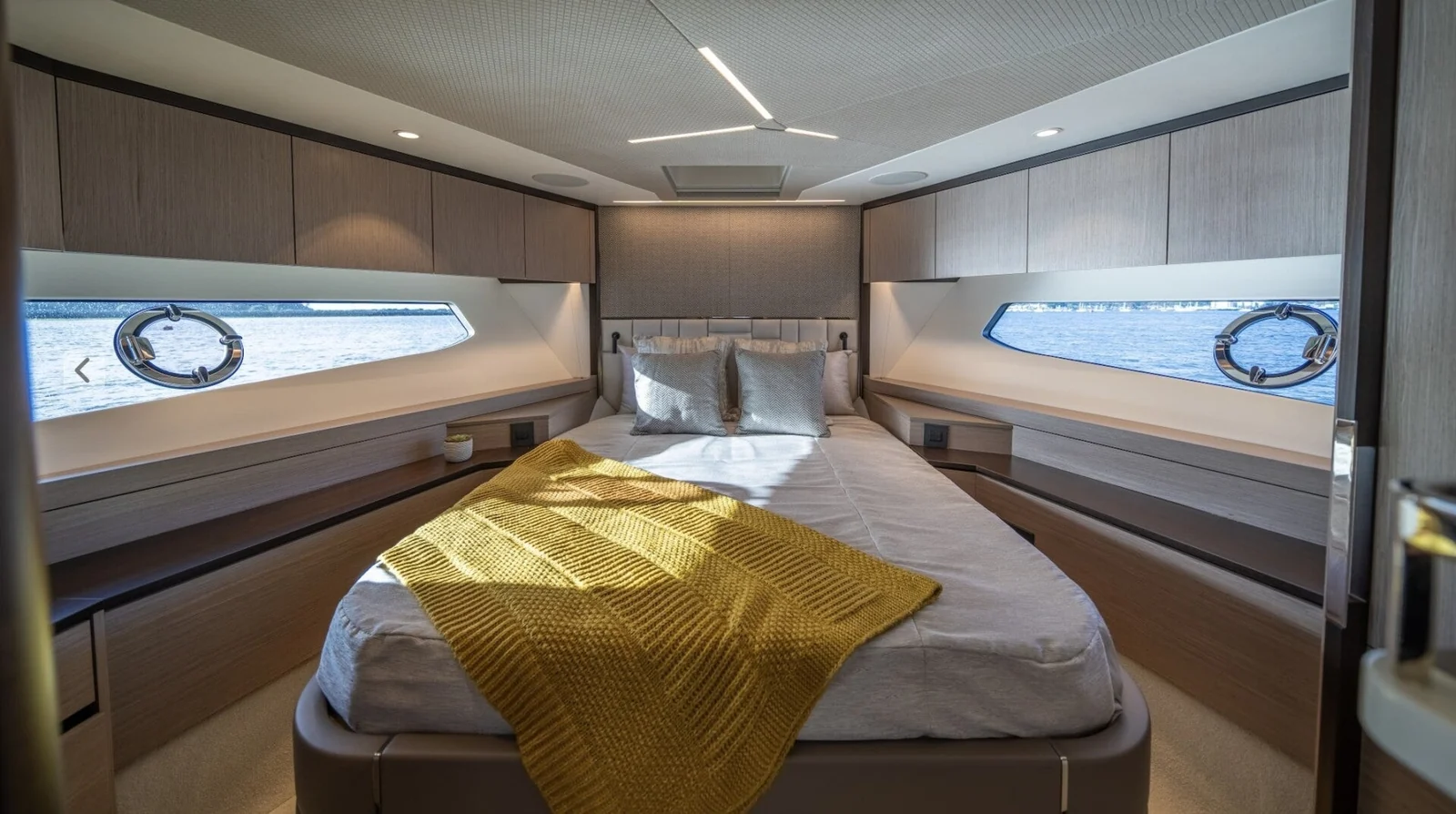 Sunseeker Predator 68, photo 17 location yacht Cannes
