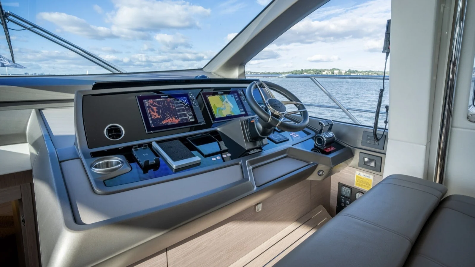 Sunseeker Predator 68, photo 18 location yacht Cannes
