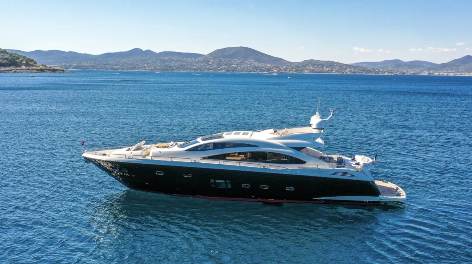 Sunseeker 86 Yacht, photo 2 location yacht Cannes