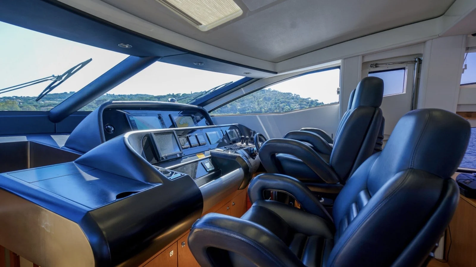 Sunseeker 86 Yacht, photo 17 location yacht Cannes