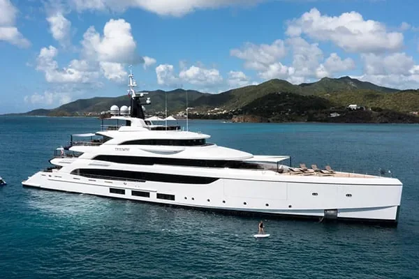 TRIUMPH - location yacht Cannes