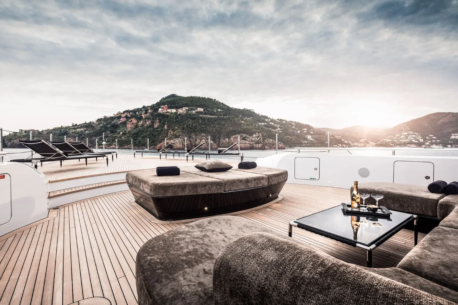 TRIUMPH - photo 12 location yacht Cannes