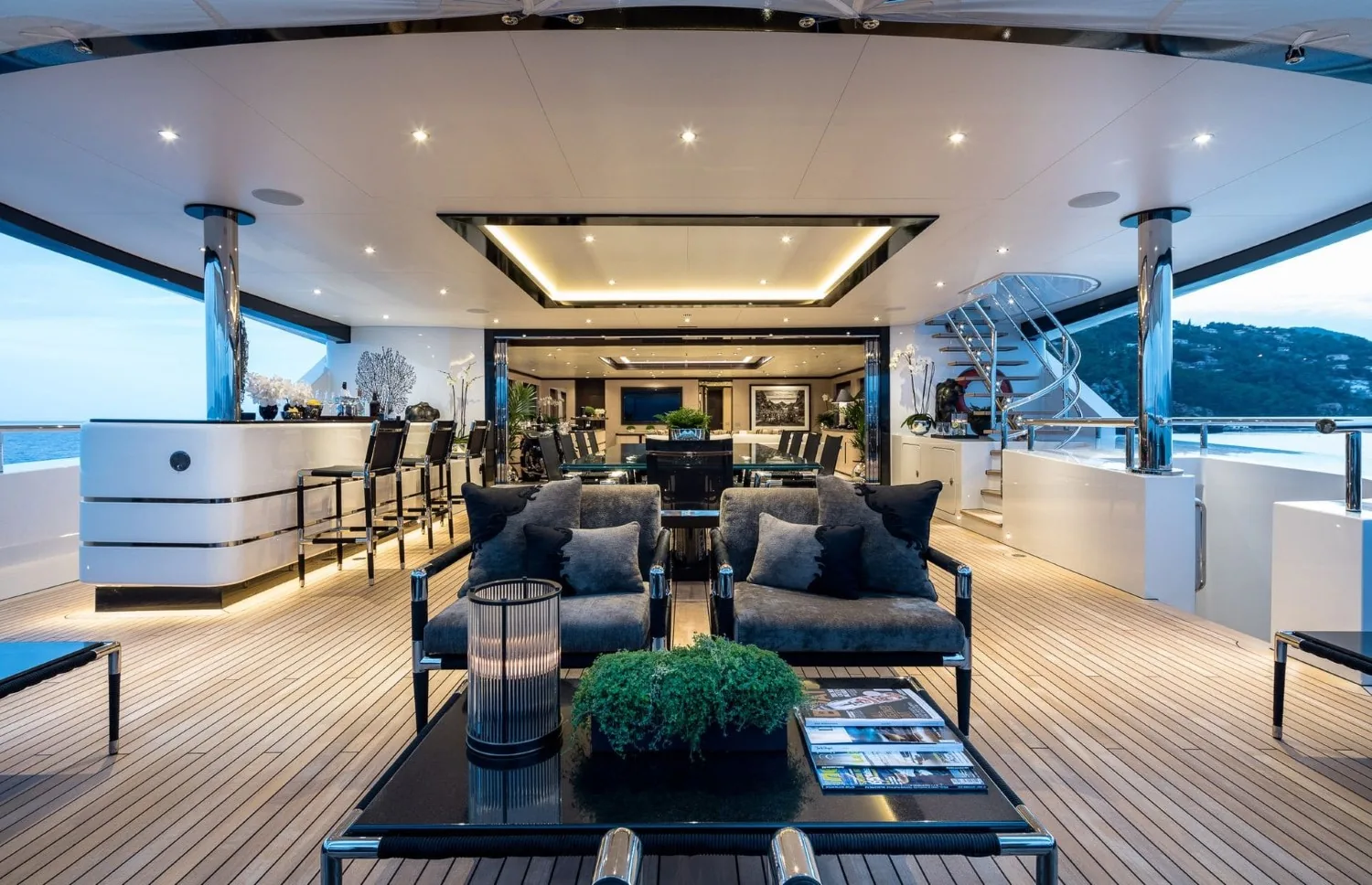 TRIUMPH - photo 24 location yacht Cannes