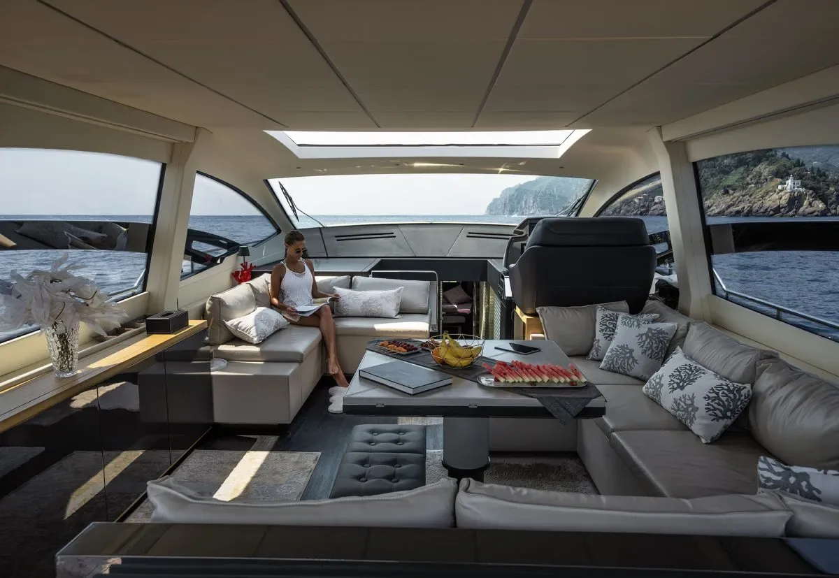 VELES - photo 13 location yacht Cannes
