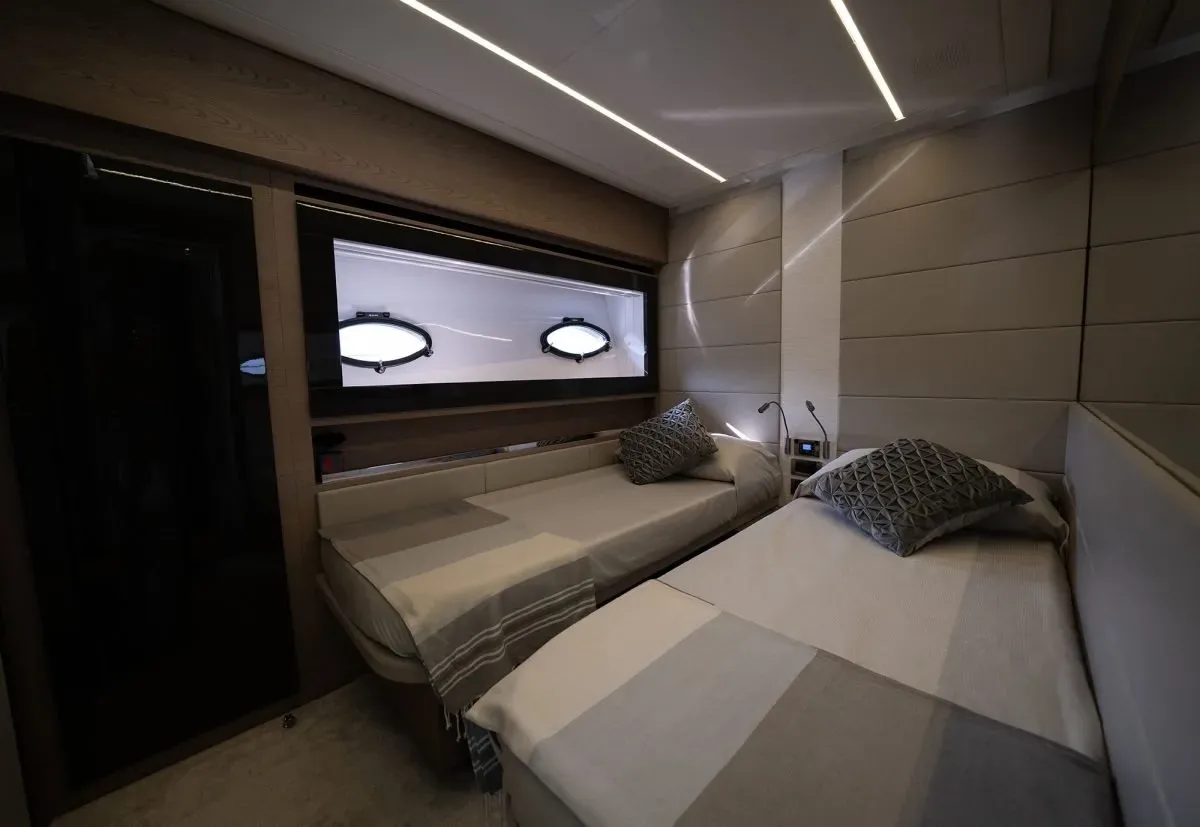 VELES - photo 18 location yacht Cannes