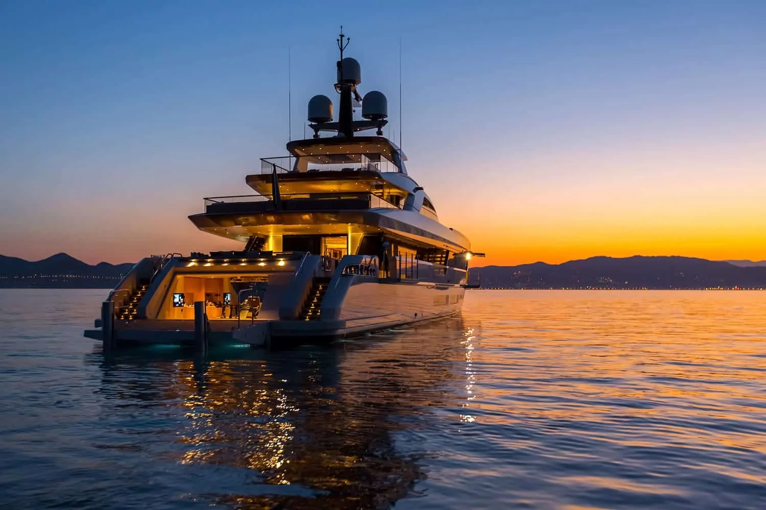 VERTIGE - photo 13 location yacht Cannes