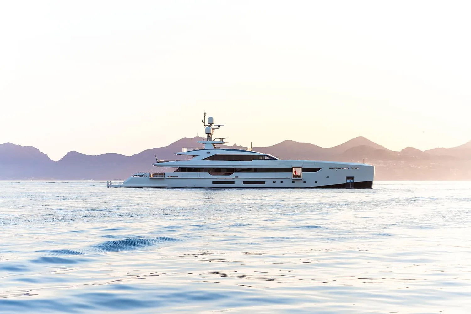 VERTIGE - photo 14 location yacht Cannes