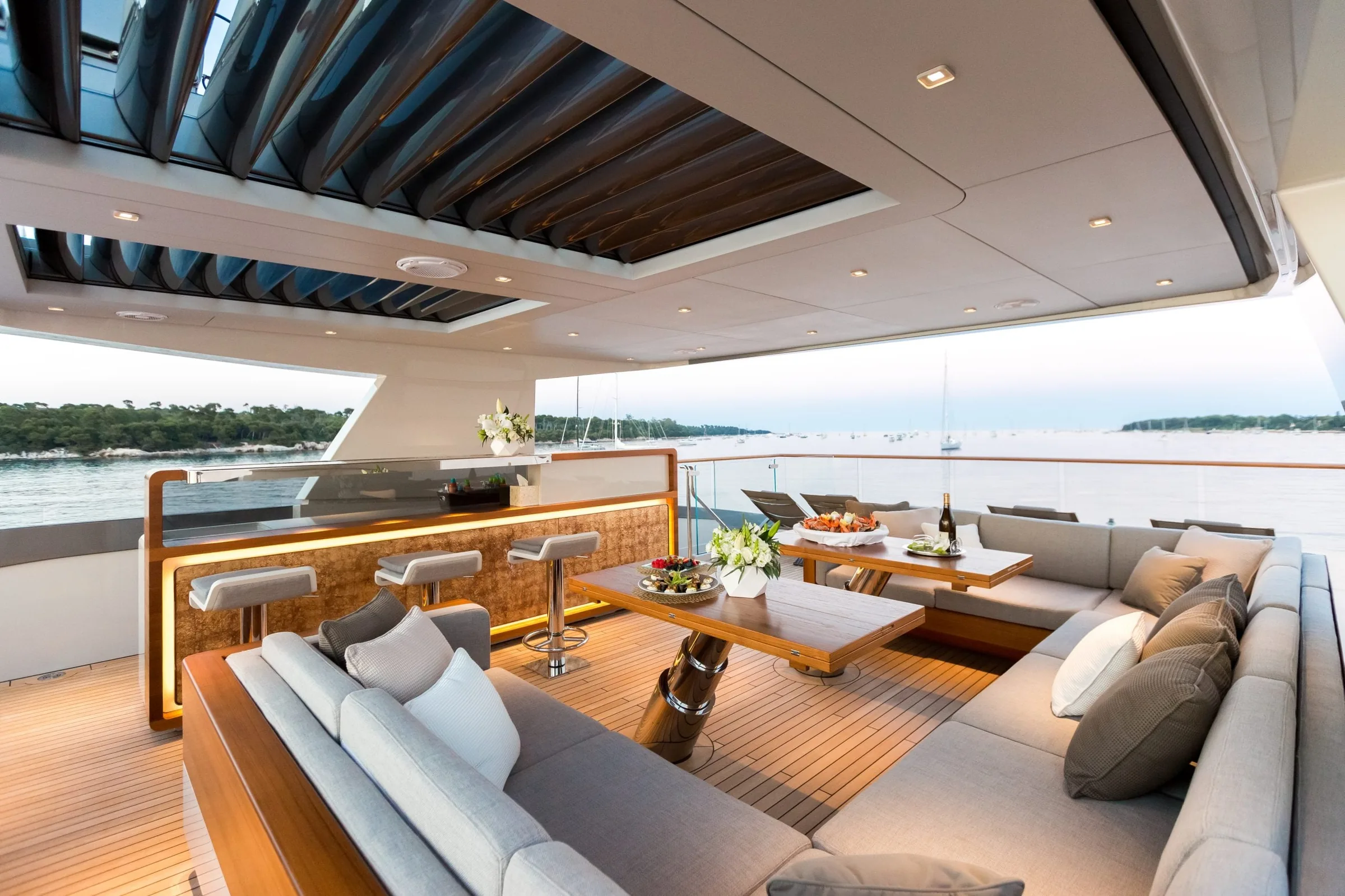 VERTIGE - photo 21 location yacht Cannes