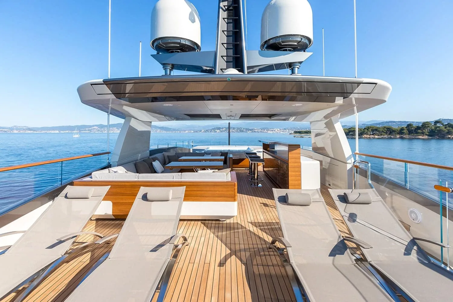 VERTIGE - photo 24 location yacht Cannes