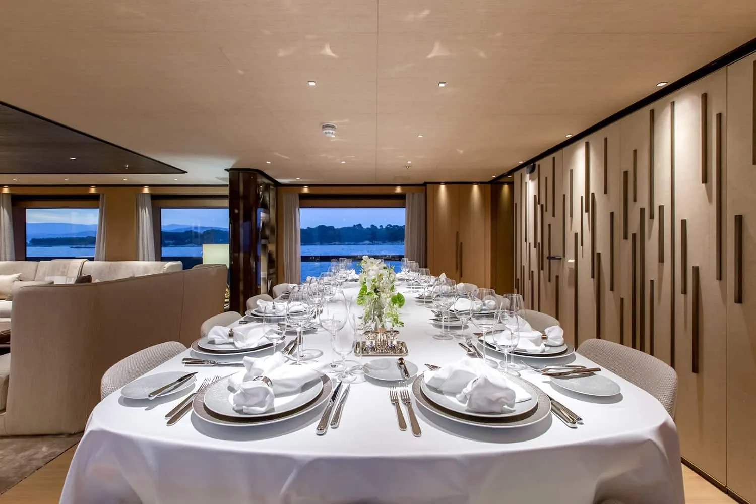 VERTIGE - photo 29 location yacht Cannes