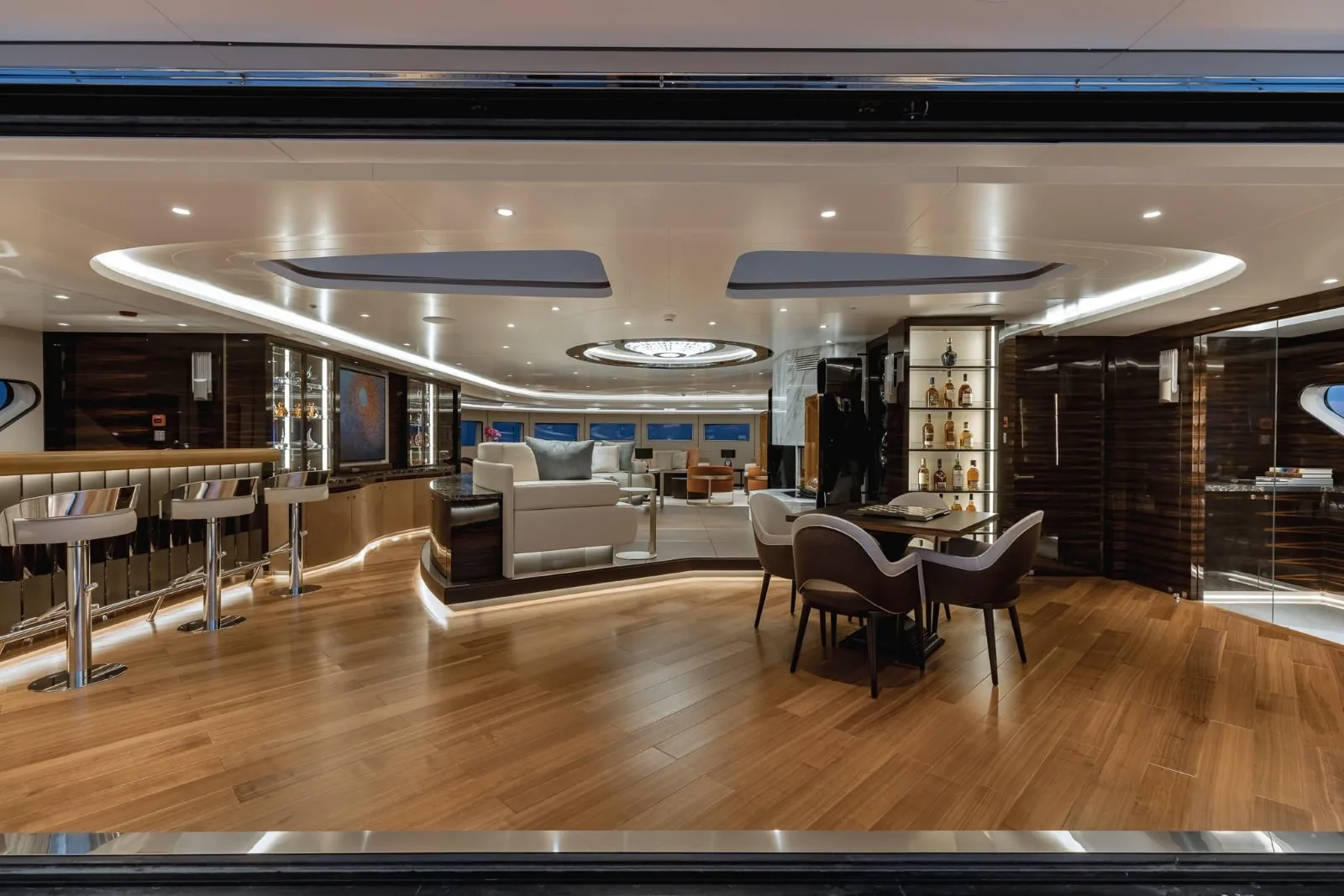 VICTORIOUS - photo 14 location yacht Cannes