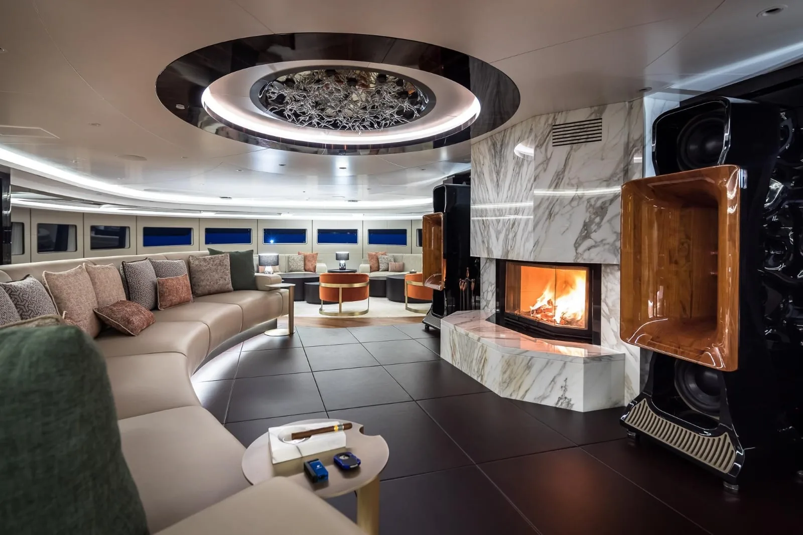 VICTORIOUS - photo 15 location yacht Cannes