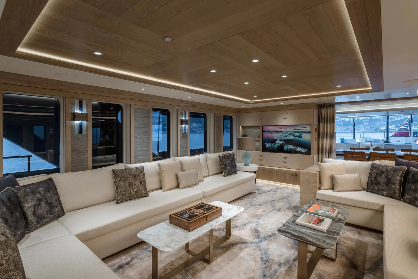 VICTORIOUS - photo 21 location yacht Cannes