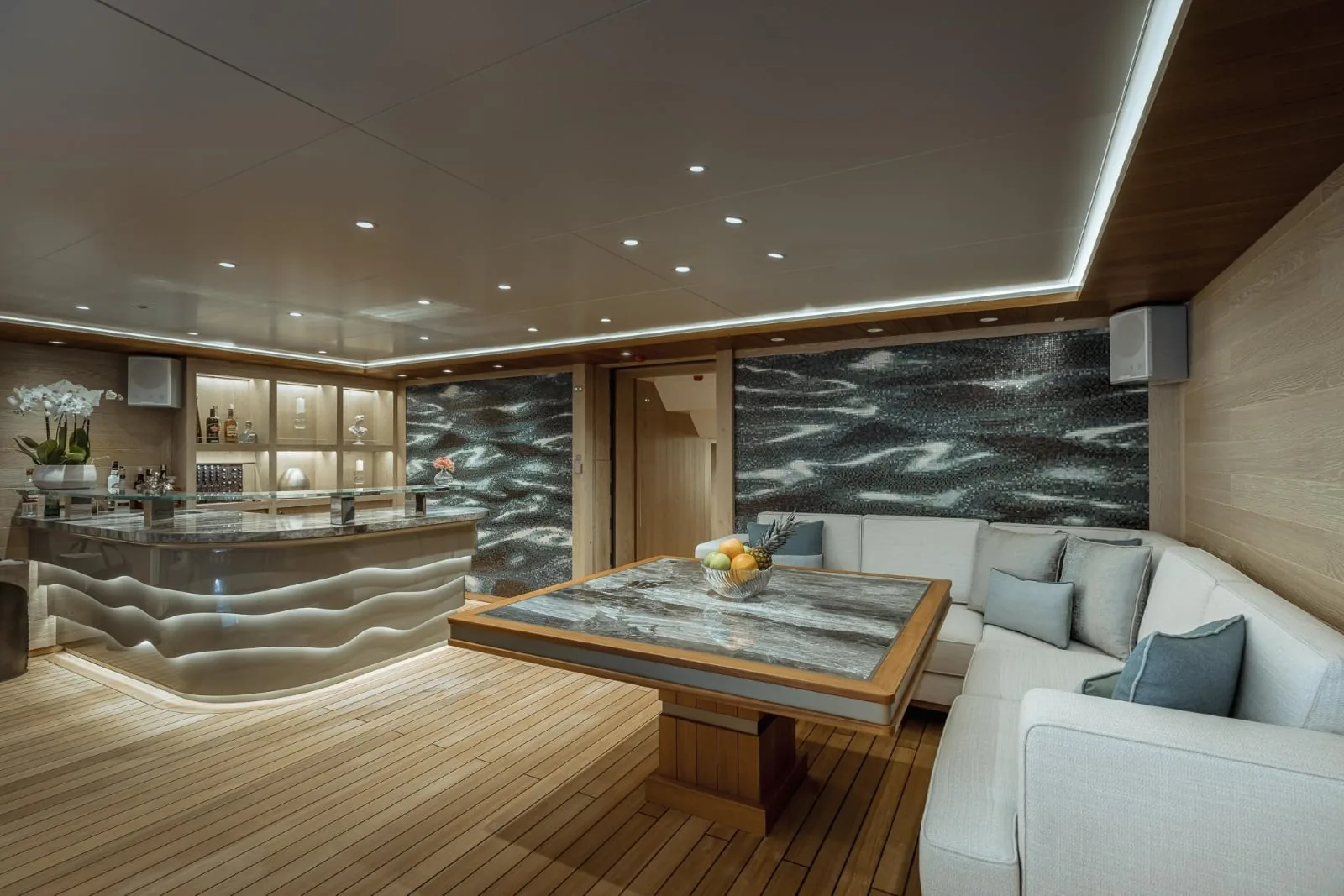 VICTORIOUS - photo 27 location yacht Cannes