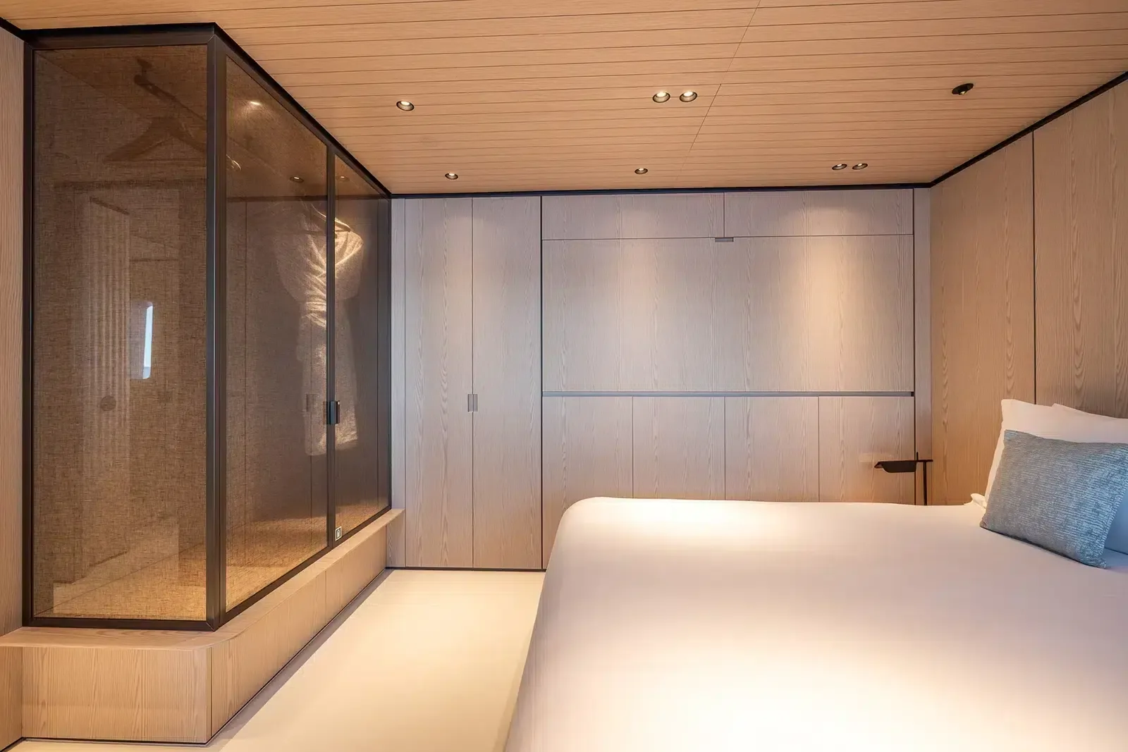 VIRTUOSITY - photo 42 location yacht Cannes